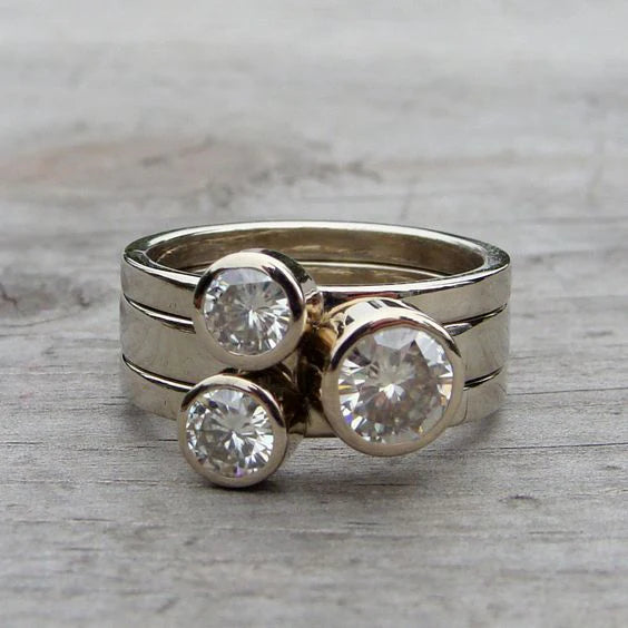 Anillo Triple Vintage con Circonitas en Bisel