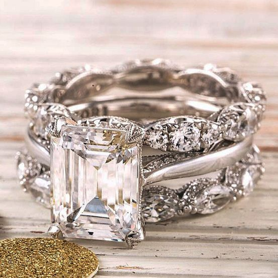 Anillo de plata vintage con capas brillantes