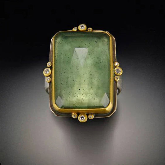 Anillo vintage con circonitas e incrustaciones