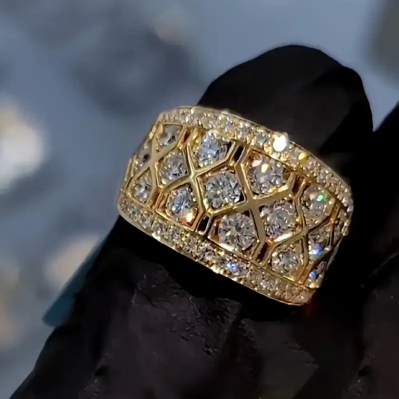 Anillo elegante con diseño de malla geométrica