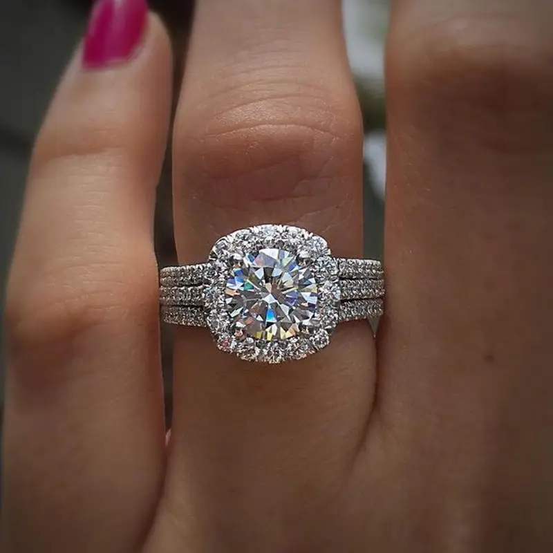 Anillo en capas brillantes