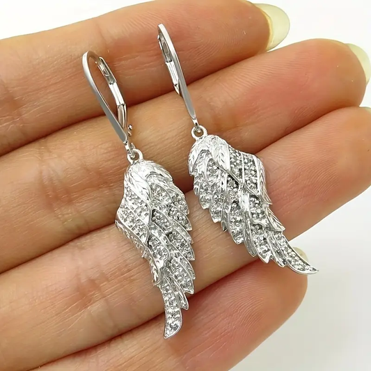 Pendientes brillantes de alas de ángel con brillantes circonitas