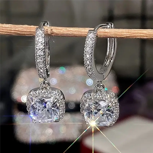 Elegantes pendientes colgantes de circonitas con corte vintage en forma de cojín