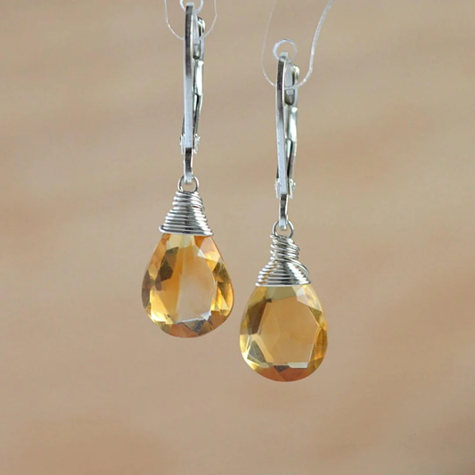 Pendientes colgantes vintage con cristales facetados de color amarillo soleado