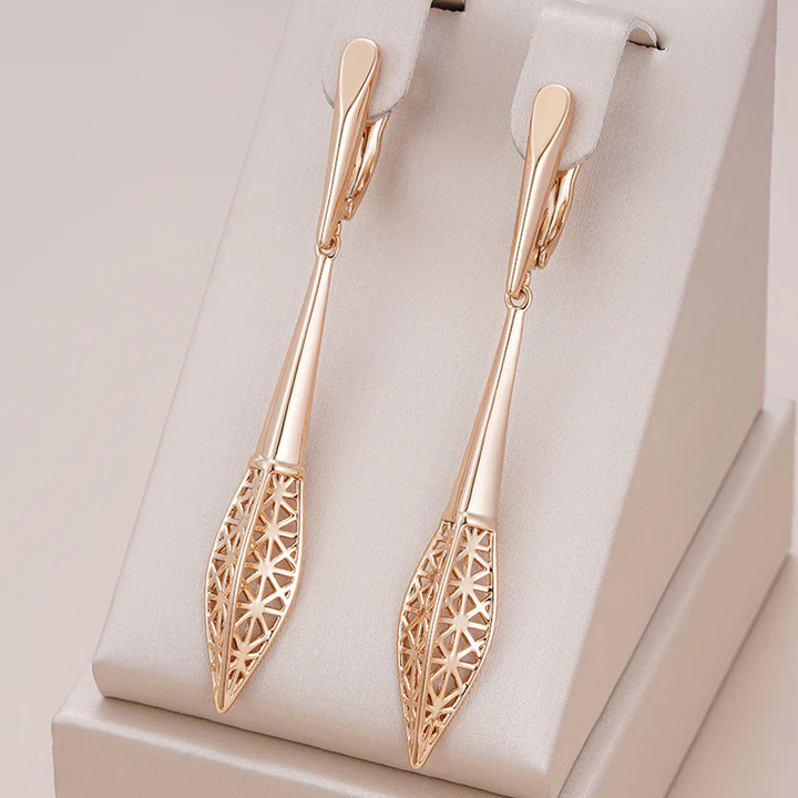 Pendientes colgantes de filigrana en color rosa con diseño de patrón único