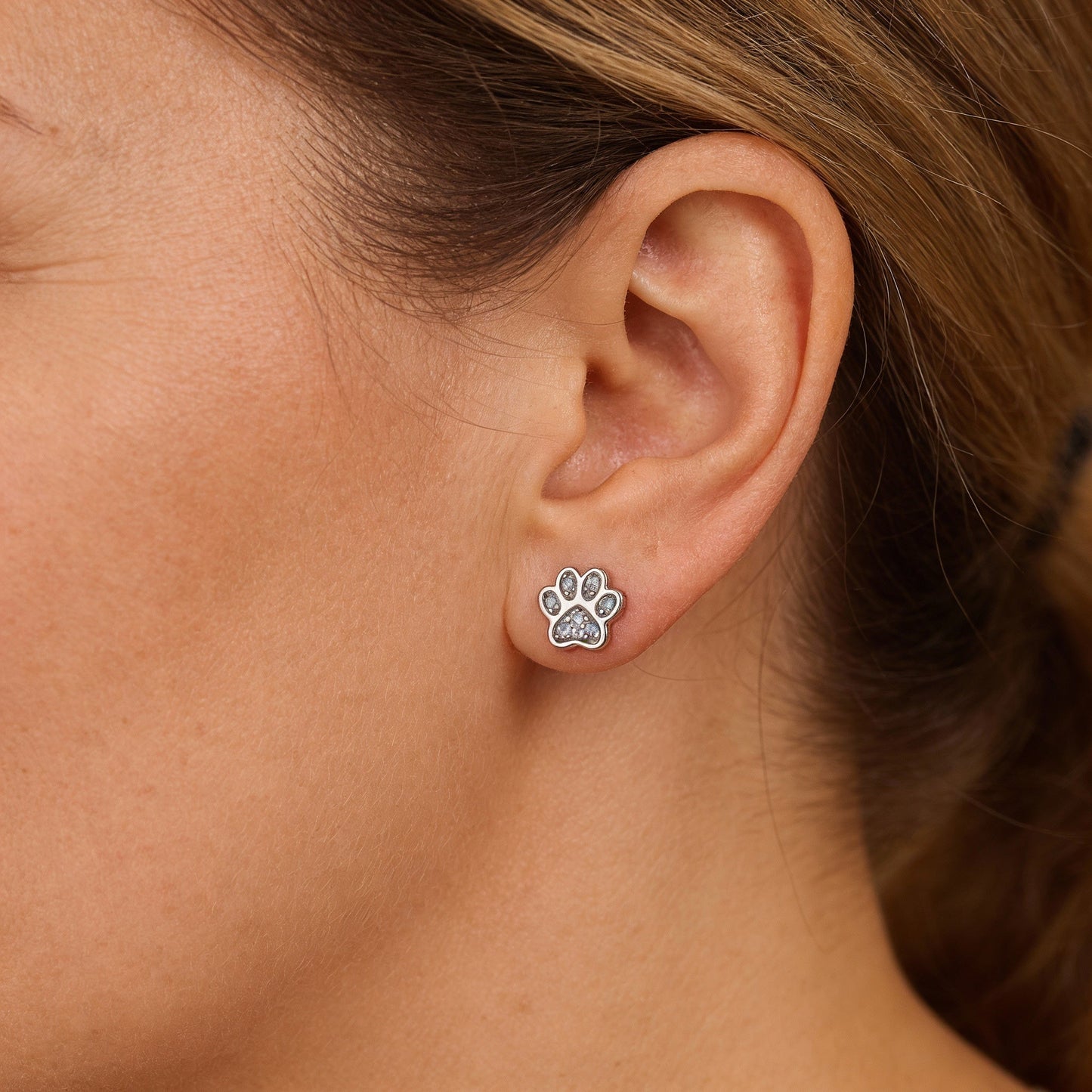 Pendientes brillantes con estampado de patas y cristales brillantes