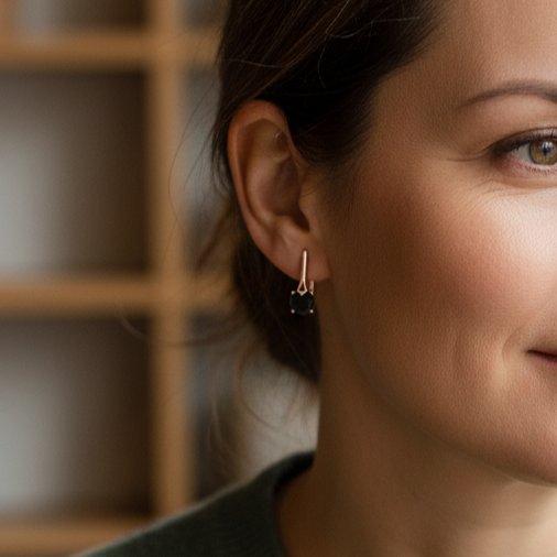 Pendientes elegantes con brillantes circonitas negras