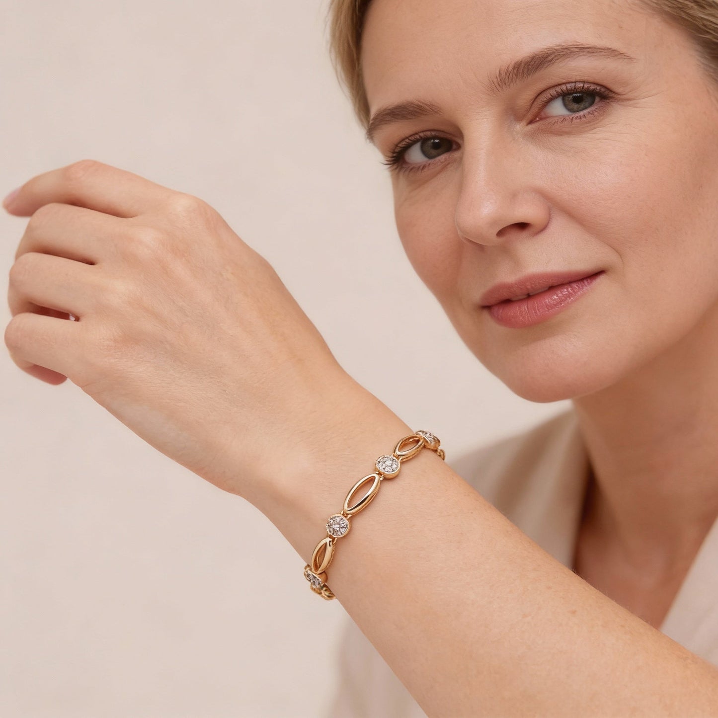 Pulsera exclusiva con circonitas brillantes y eslabones ovalados