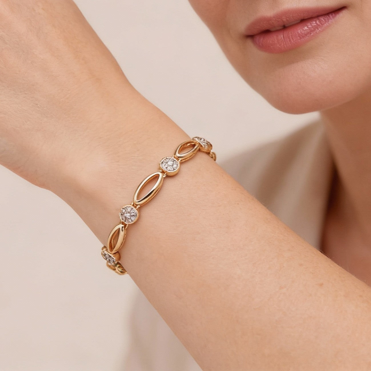Pulsera exclusiva con circonitas brillantes y eslabones ovalados