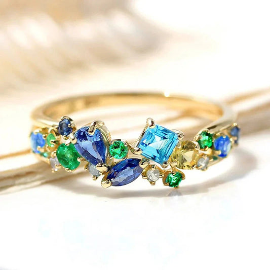 Anillo Vintage Dorado con Piedras Preciosas Multicolores