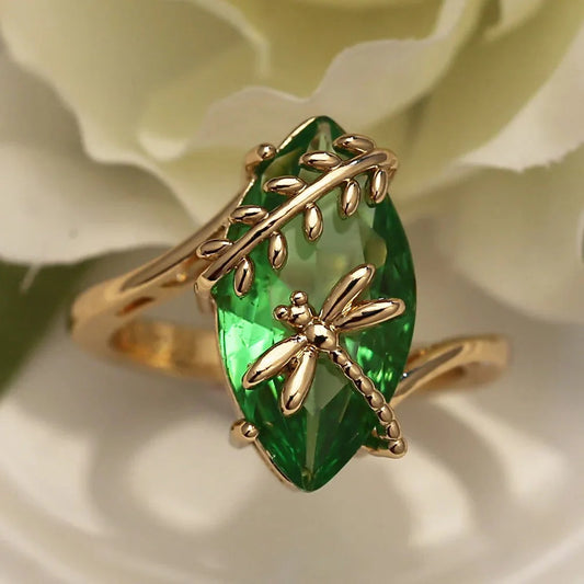 Anillo vintage con cristal y libélula