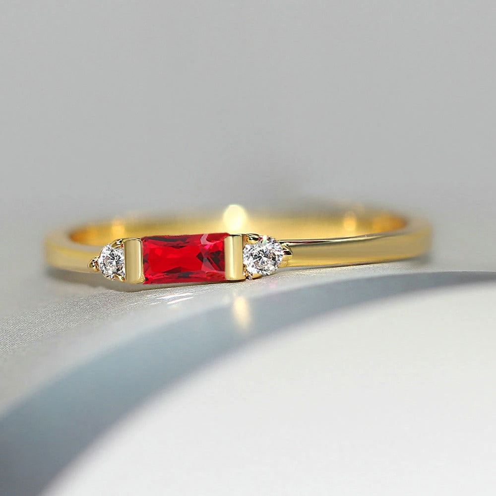 Anillo vintage con circonitas brillantes