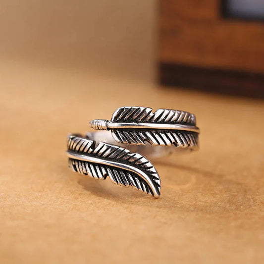 Anillo de Plumas Vintage en Acero Inoxidable