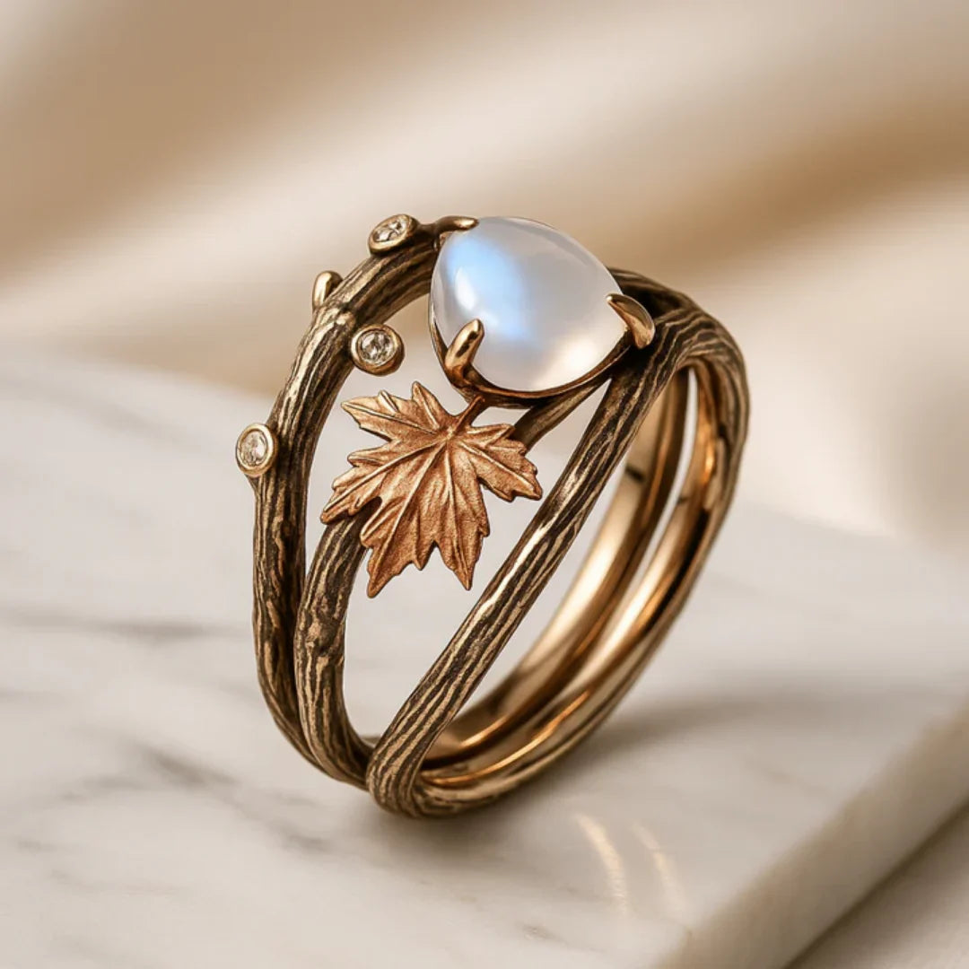 Anillo con Piedra Luna Natural – Elegancia de la Naturaleza