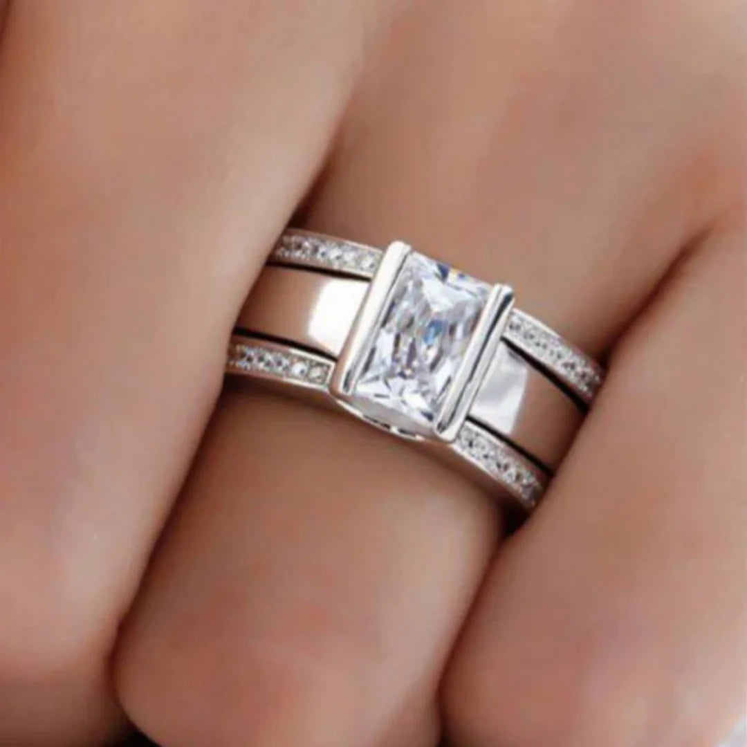 Anillo vintage con incrustaciones de cristal