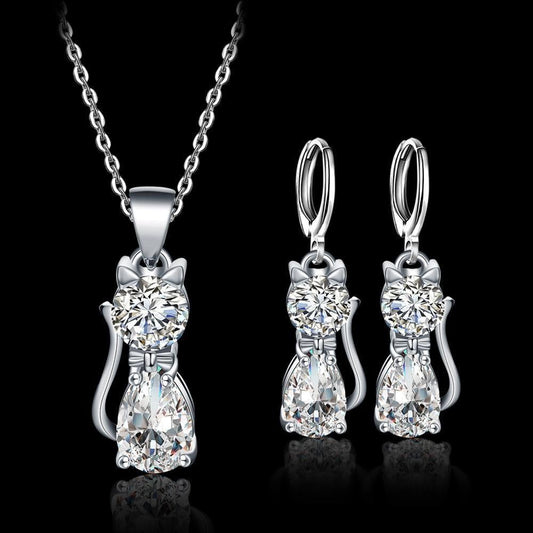 Conjunto de joyas de gato brillante con collar y pendientes de circonitas