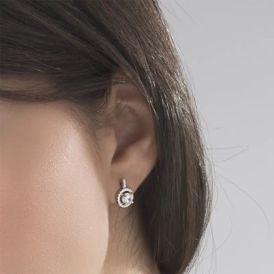 Pendientes brillantes de circonita cúbica con diseño de halo para mujeres elegantes