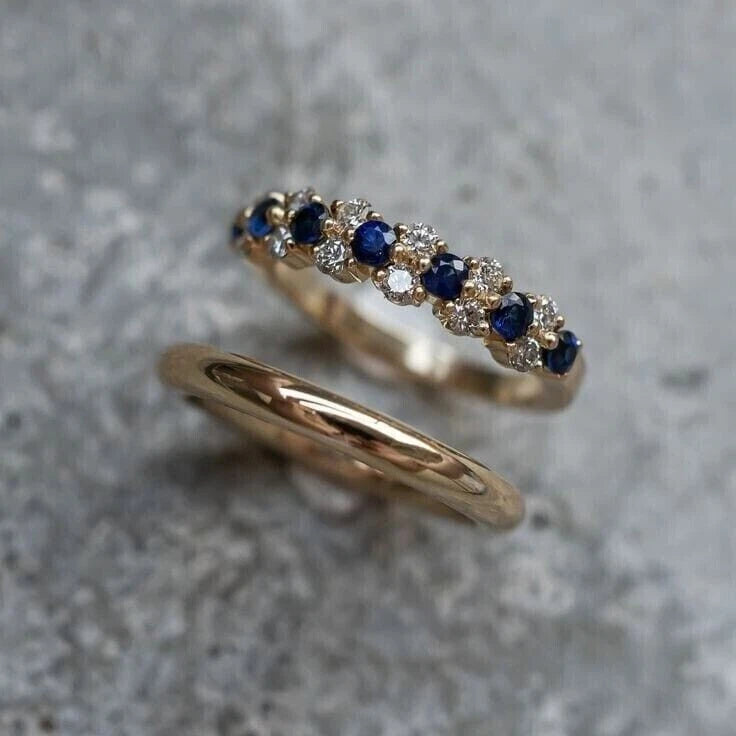 Anillo de Eternidad con Ópalo Dorado Precioso