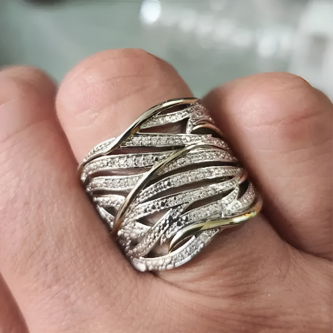 Anillo elegante con múltiples capas retorcidas